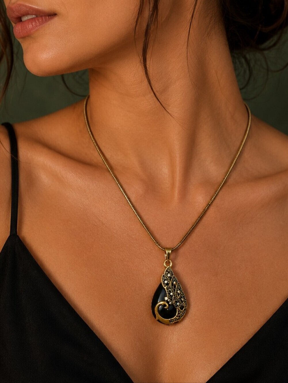 3/$30 Victorian Colonial Castlecore Peacock Pendant Snake Chain Necklace